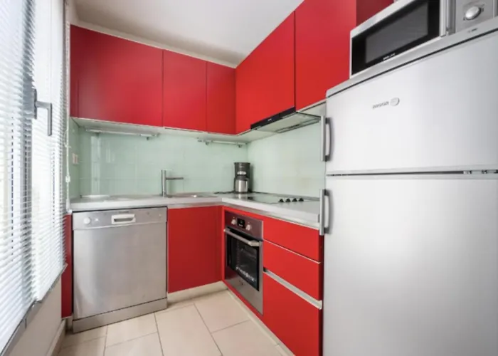Bright Apt Near The Old Port With Ascenceur